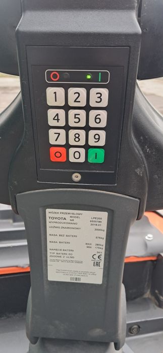 Paleciak elektryczny Toyota