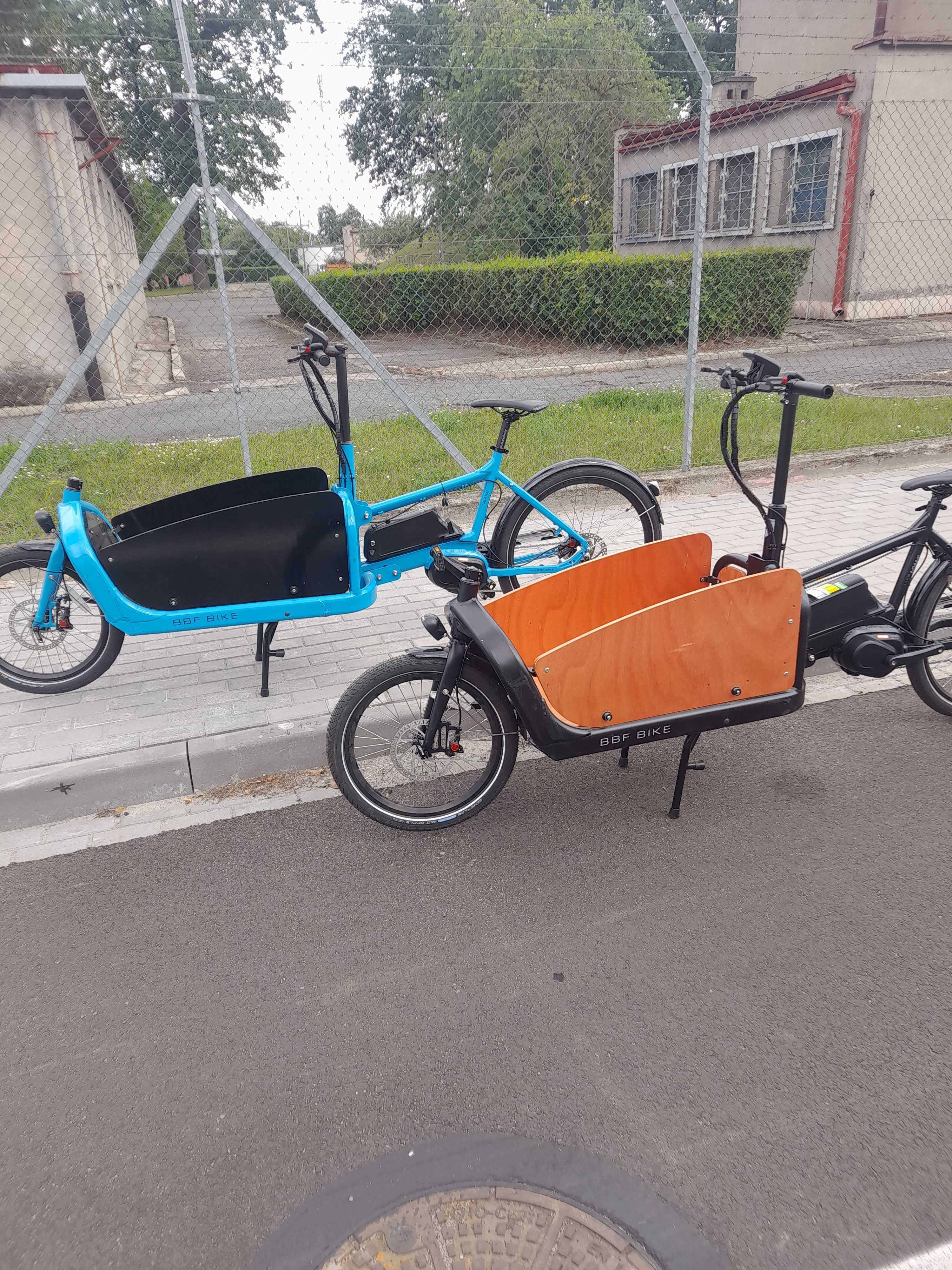 nowy rower elektryczny transportowy