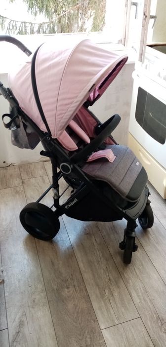 Spacerówka dla dziewczynki