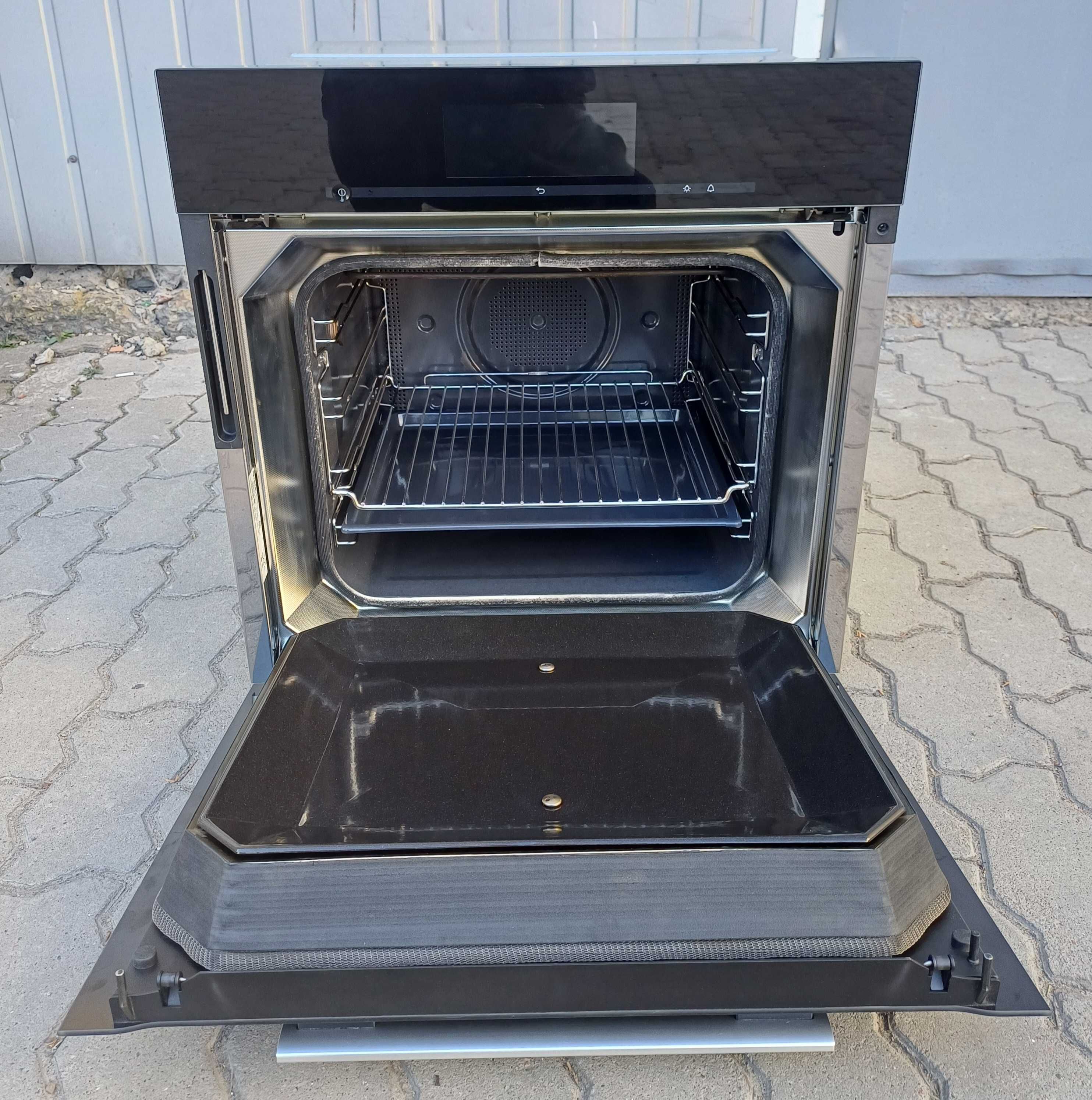 Вбудована духова шафа духовка пароварка Miele MShef DO6860 чорна