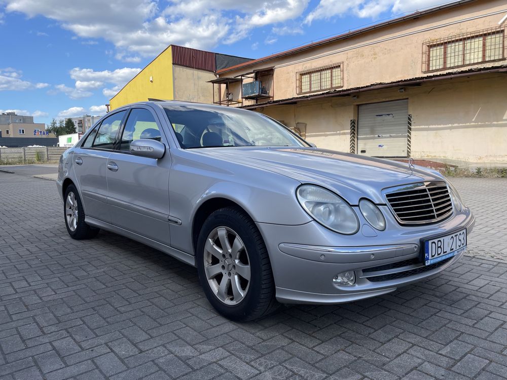 Mercedes E-Klasse E320 4-Matic zarejestrowany w PL Avangarde