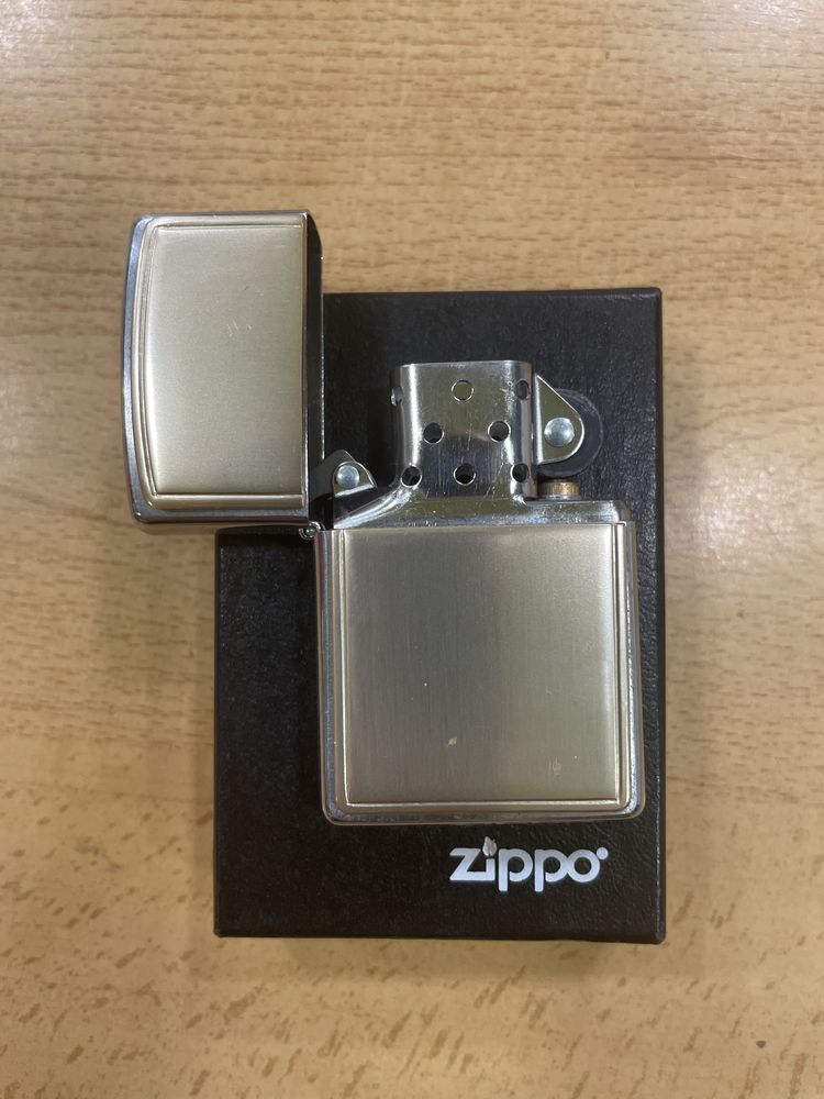 Isqueiro Zippo Novo modelo 688 Regular CHAMPAGNE ANODIZED AL