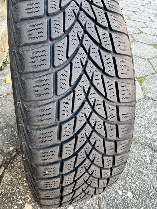 Opny zimowe 175/65 R15 - 4 szt, felgi stalowe, kołpaki, śruby.