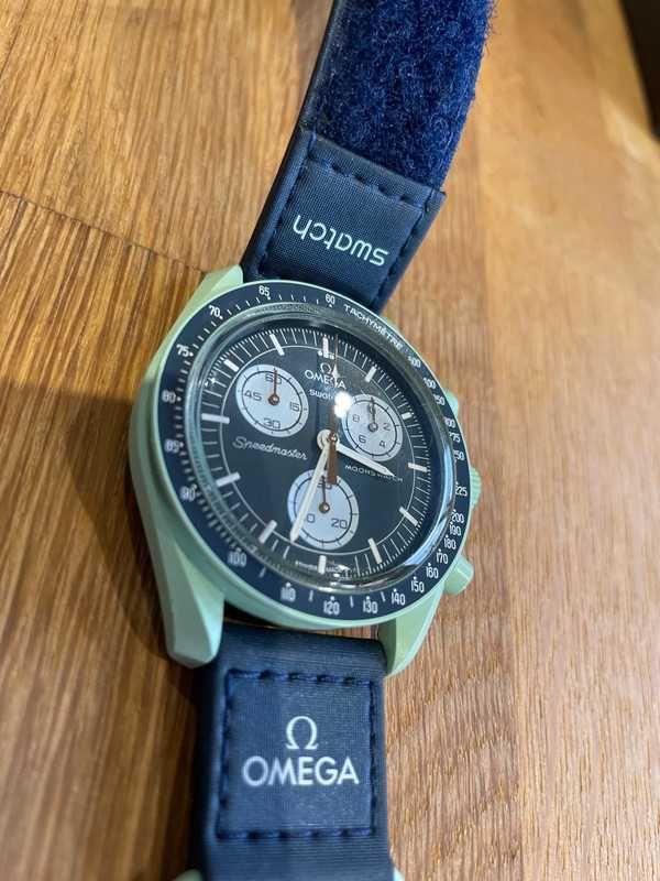 Omega x Swatch Mission To Earth MoonSwatch- SO33G100