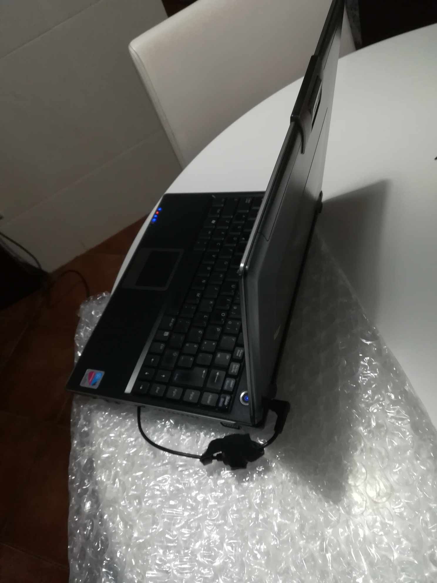 Vendo ASUS W5000
