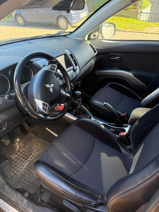MITSUBISHI Outlander 2011