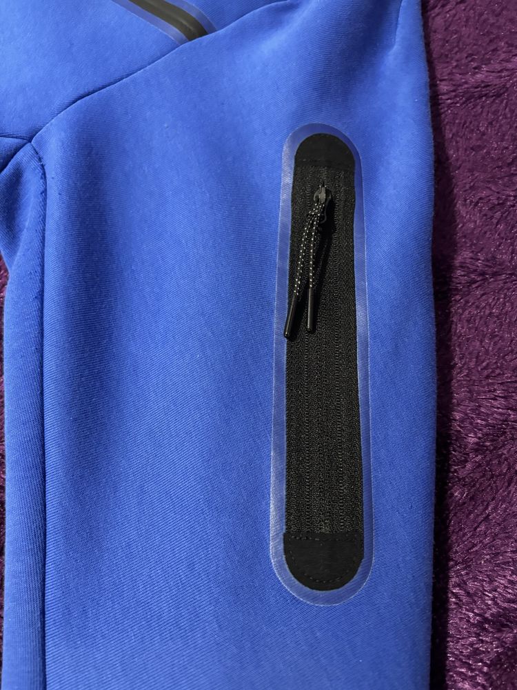 Nike tech fleece M