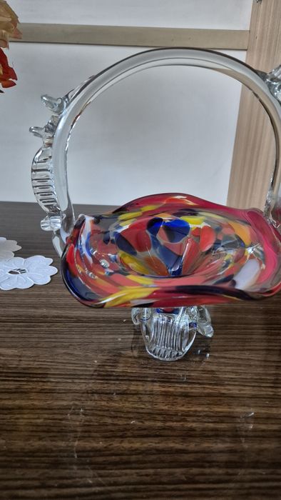 Piękna kolorowa czara