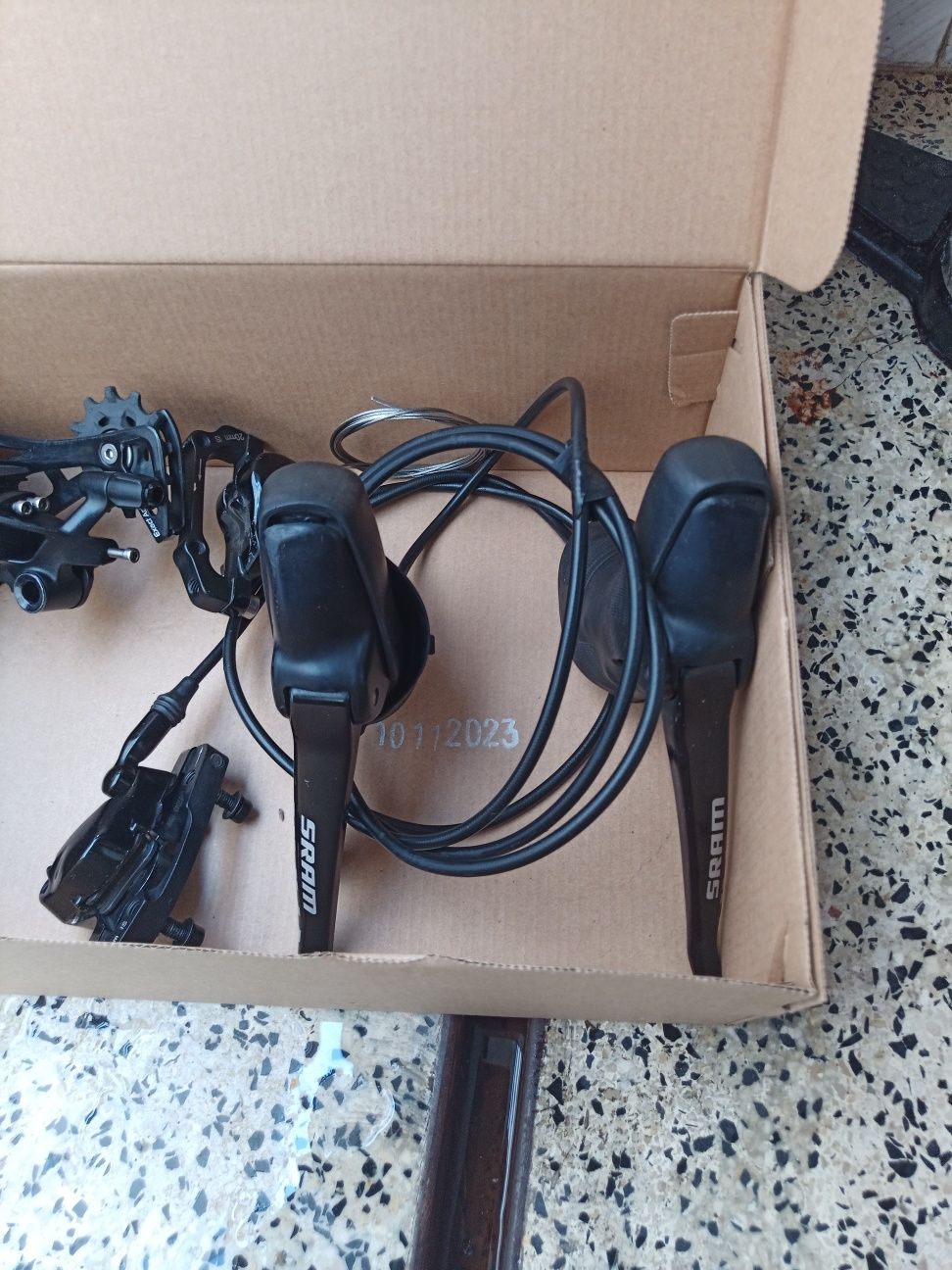 Manetes e desviador sram apex de 11