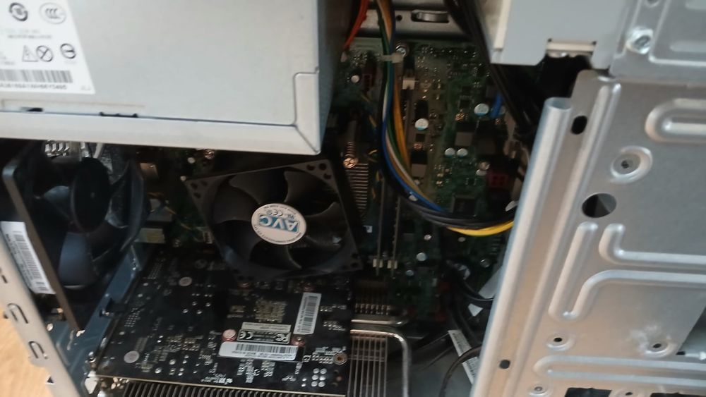 Komputer Lenovo 8GB ram, GTX 750 +monitor , klawiatura  i mysz