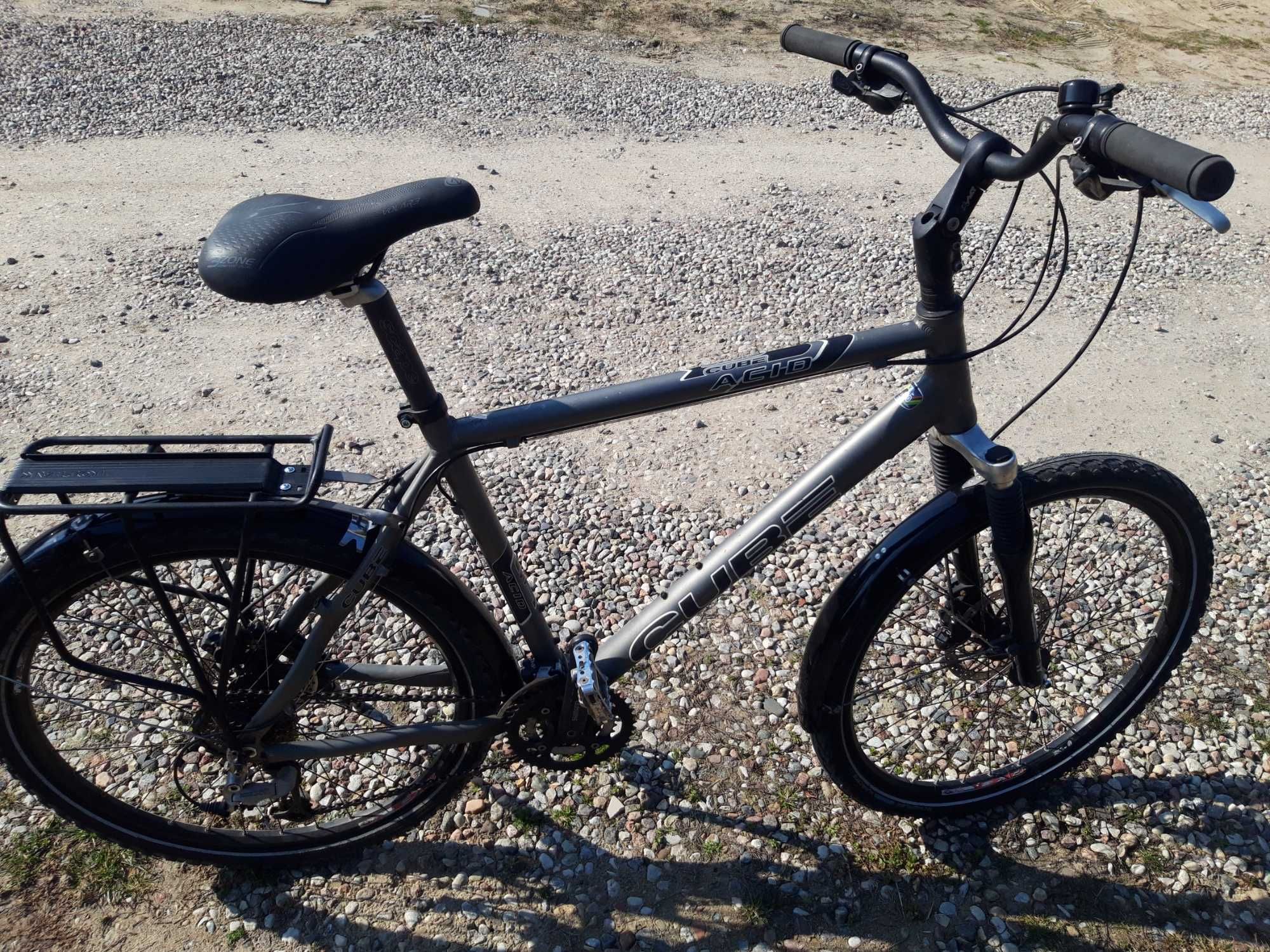 Rower miejski/trekking męski CUBE koła 26', 24 biegi SHIMANO
