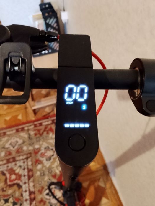 Електросамокат у відмінному стані, гарантія 1 рік