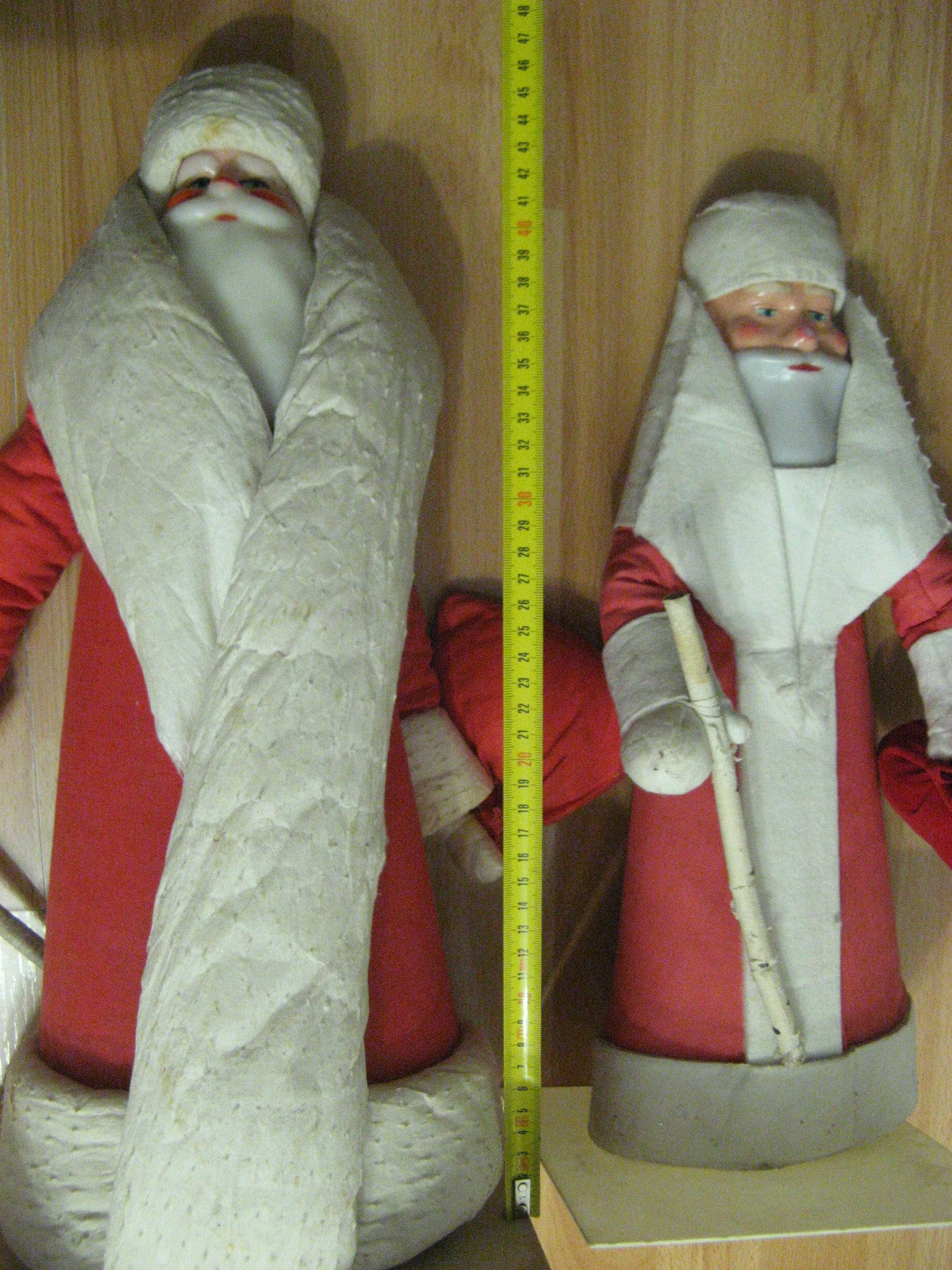 Два Деда Мороза+ гирлянда