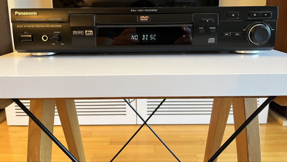 Wyprzedaż z powodu przeprowadzki: DVD-RV60