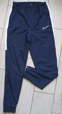 Спортивні брюки Nike