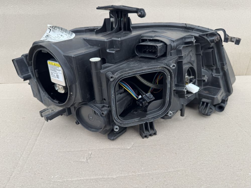 Lampa lewa przód Audi A4B8 bi-xenon nie skretny EU Reflektor lewy