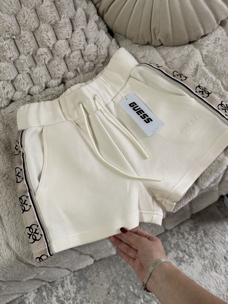 Шорти guess з лямпасами XS жіночі