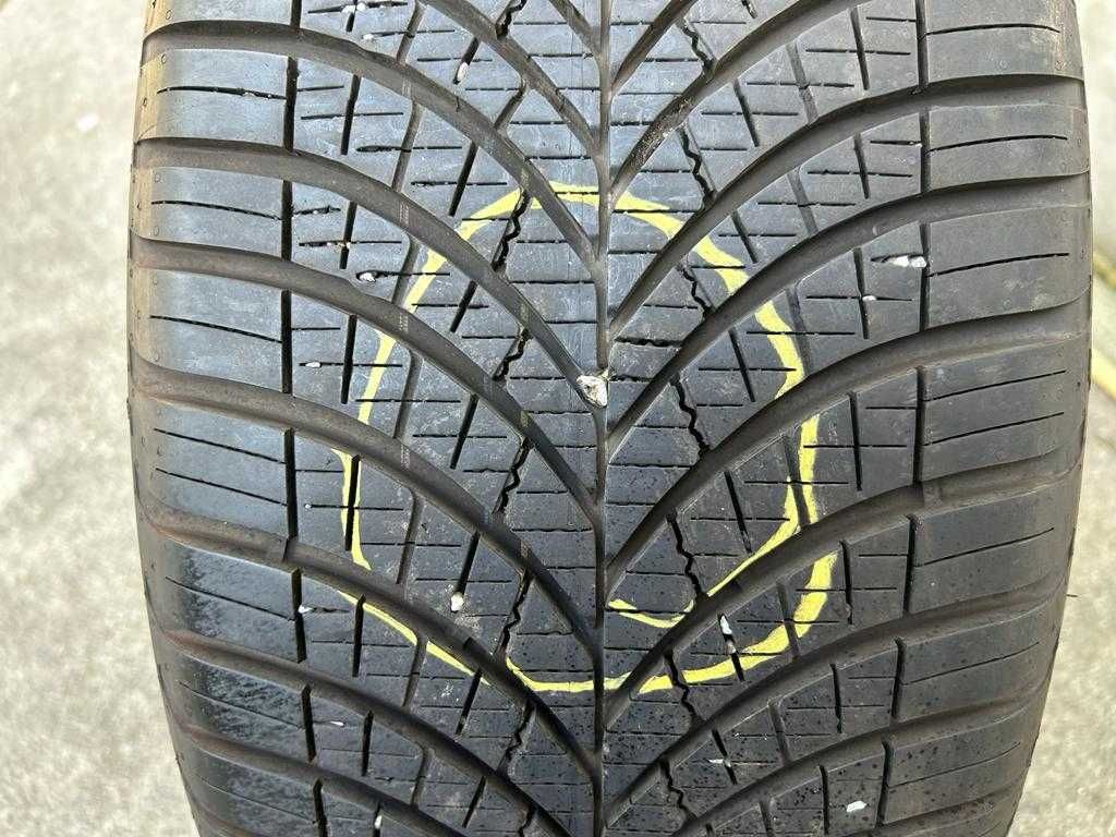 Goodyear Vector 4 Season GEN-3 255/45/20 Rok 2021 1x8mm