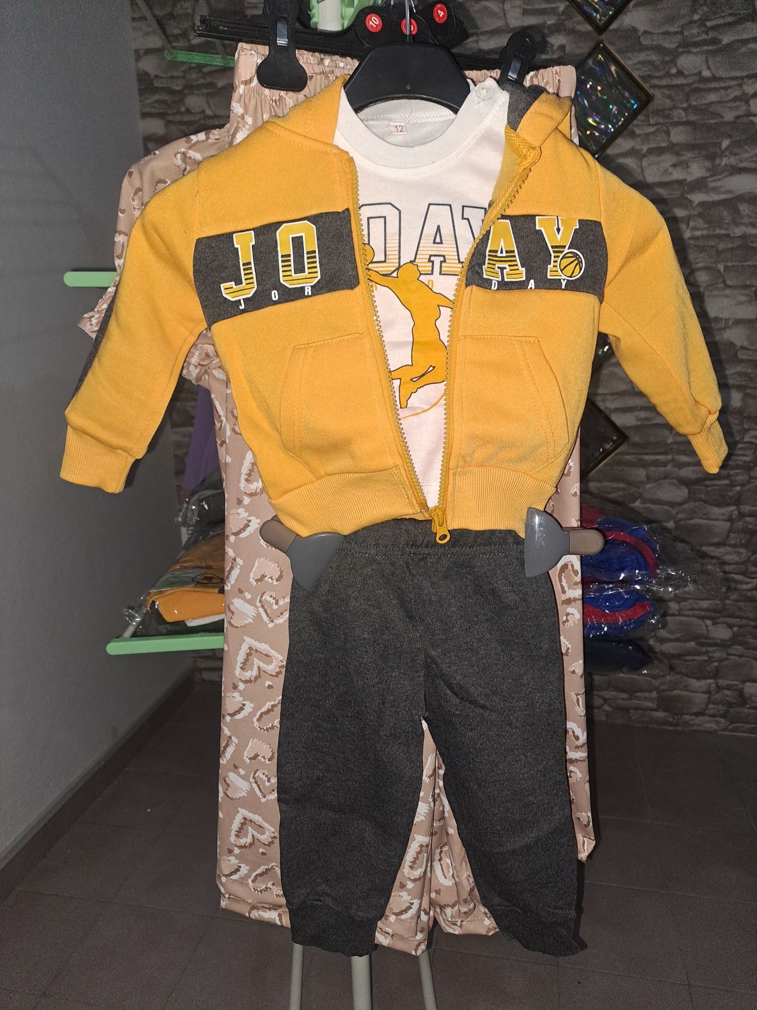 Roupa menino e menina