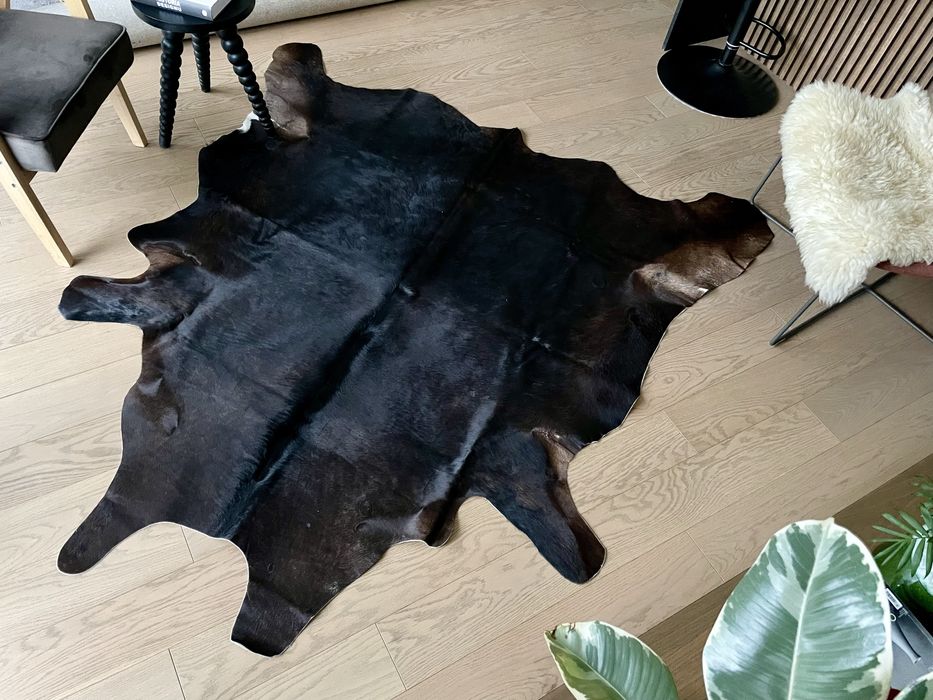 Argentyńska skóra bydlęca Dywan skórzany brąz/czerń Wymiar 160x200 Bdb