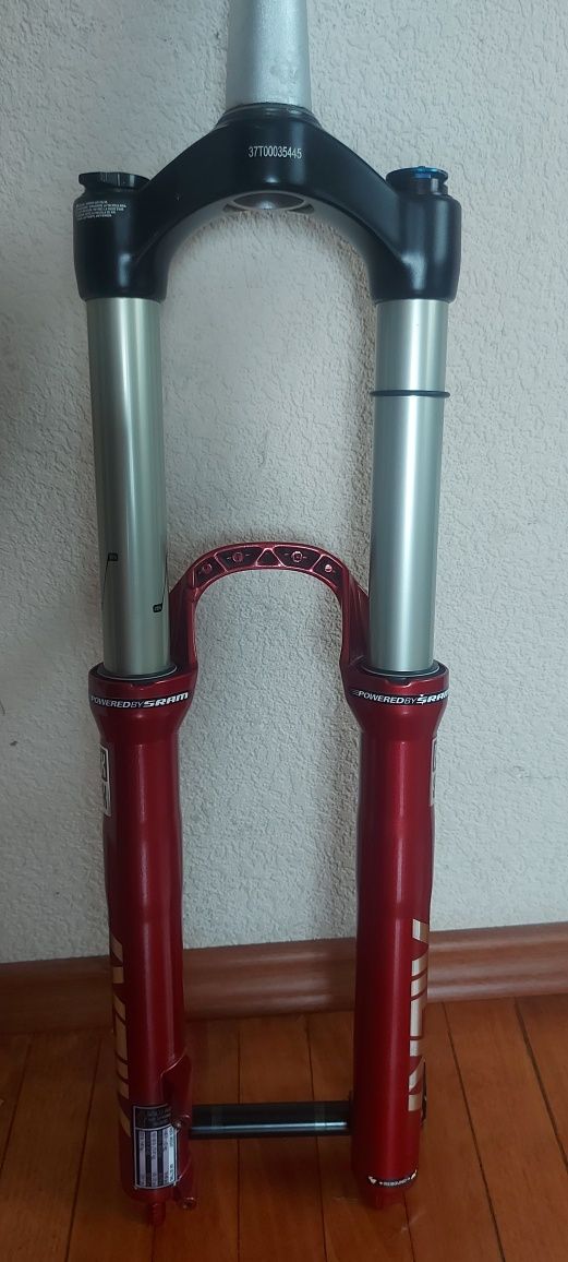 Rock shox lyrik RLR 180мм