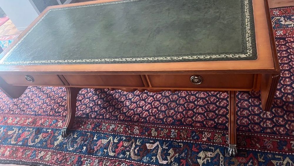 Mesa de centro estilo Regency / Regency Coffee Table in solid Yew