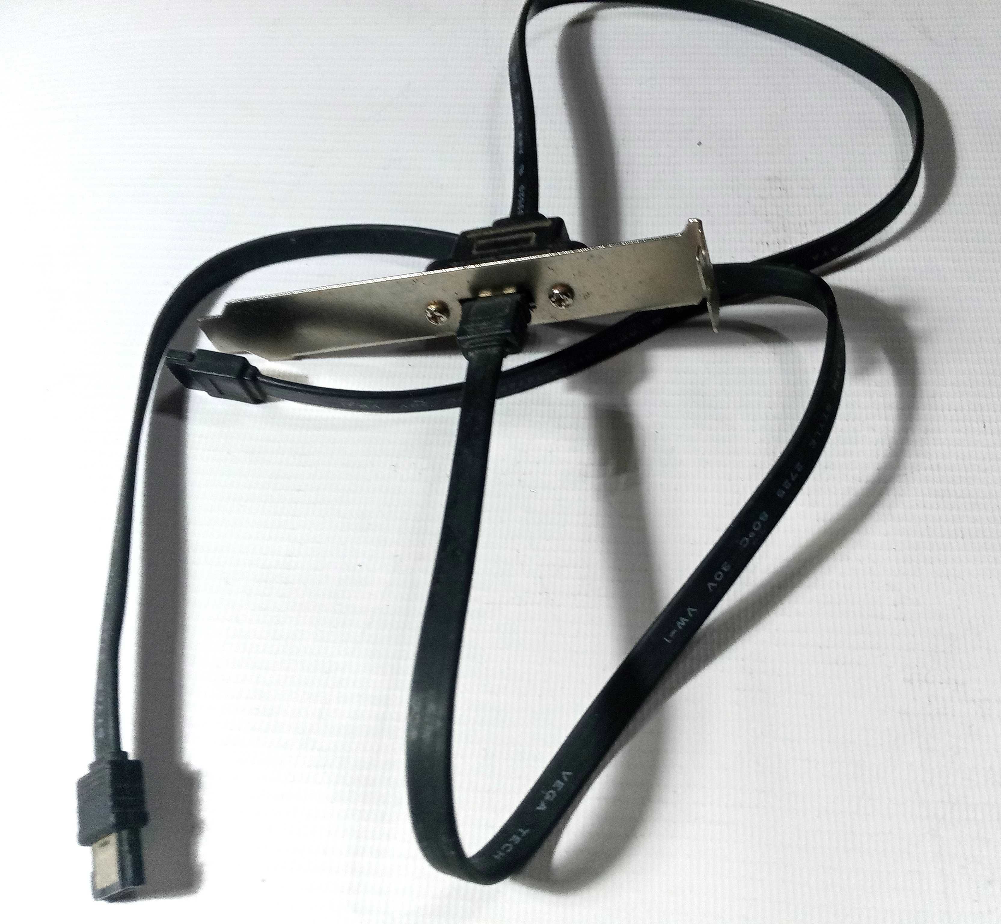 Śledź do obudowy PC  port e-sata + kabelek zewnętrzny