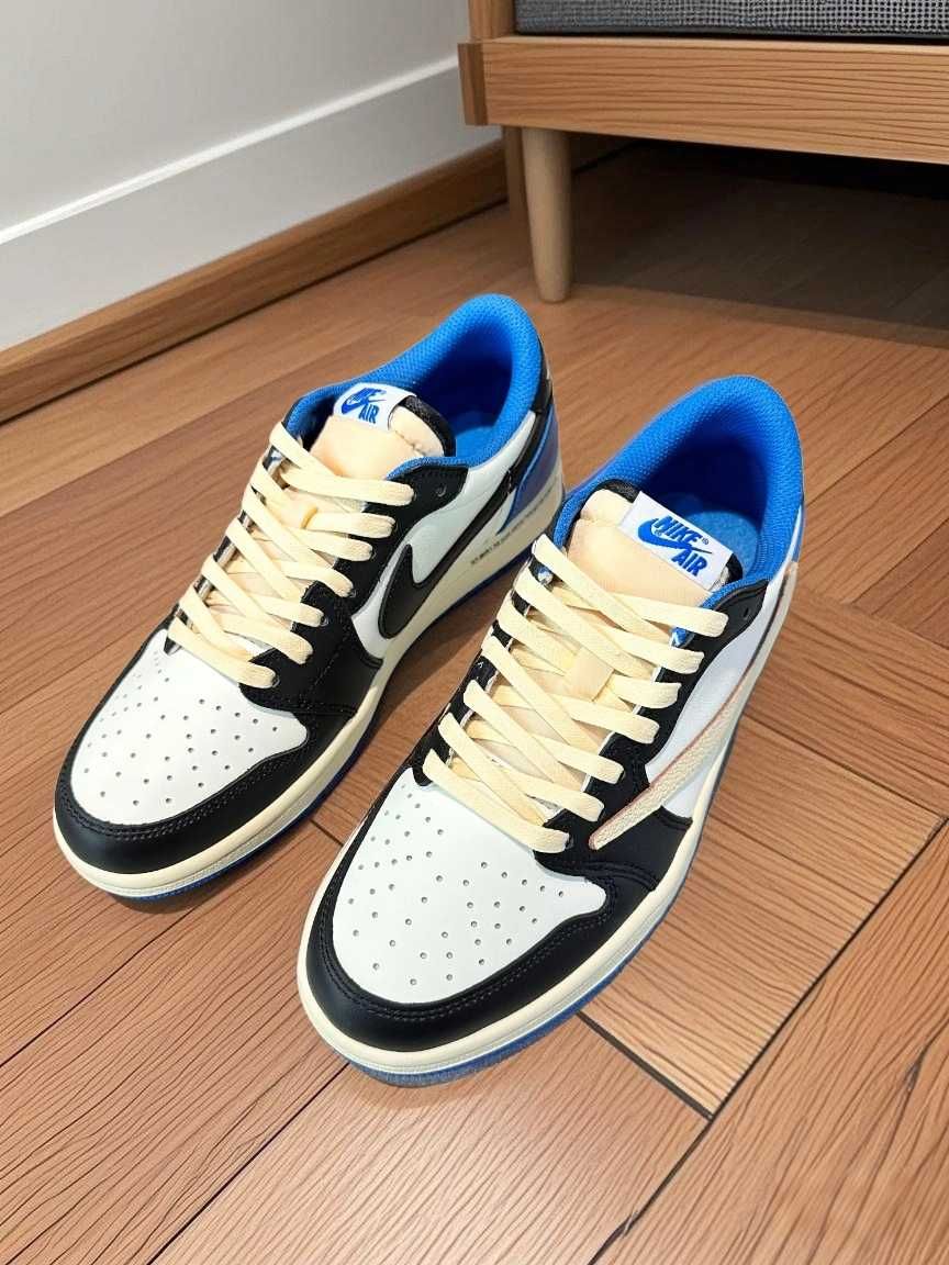 Buty Jordan1RetroLowOGSPFragment x Travis Scott sportowe rozmiar.43