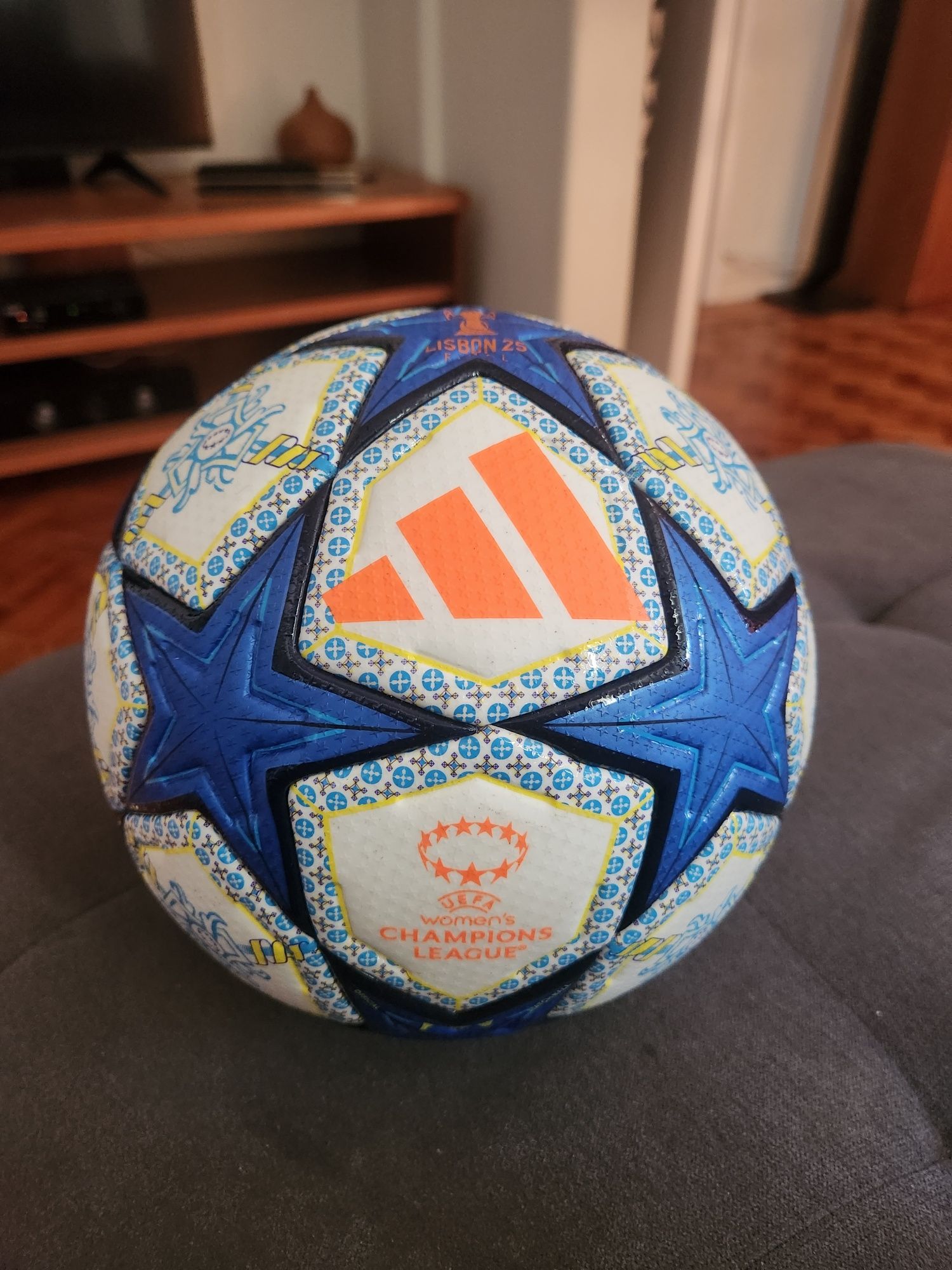 Bola Pro da Fase a Eliminar da UWCL 24/25
