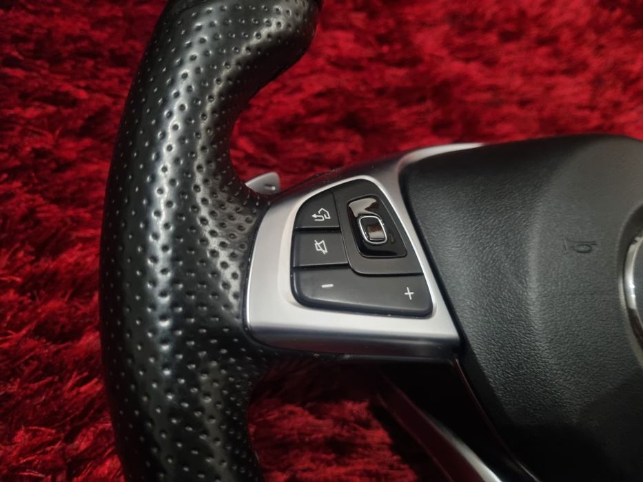 Volante Mercedes AMG + Vibração (opcional)