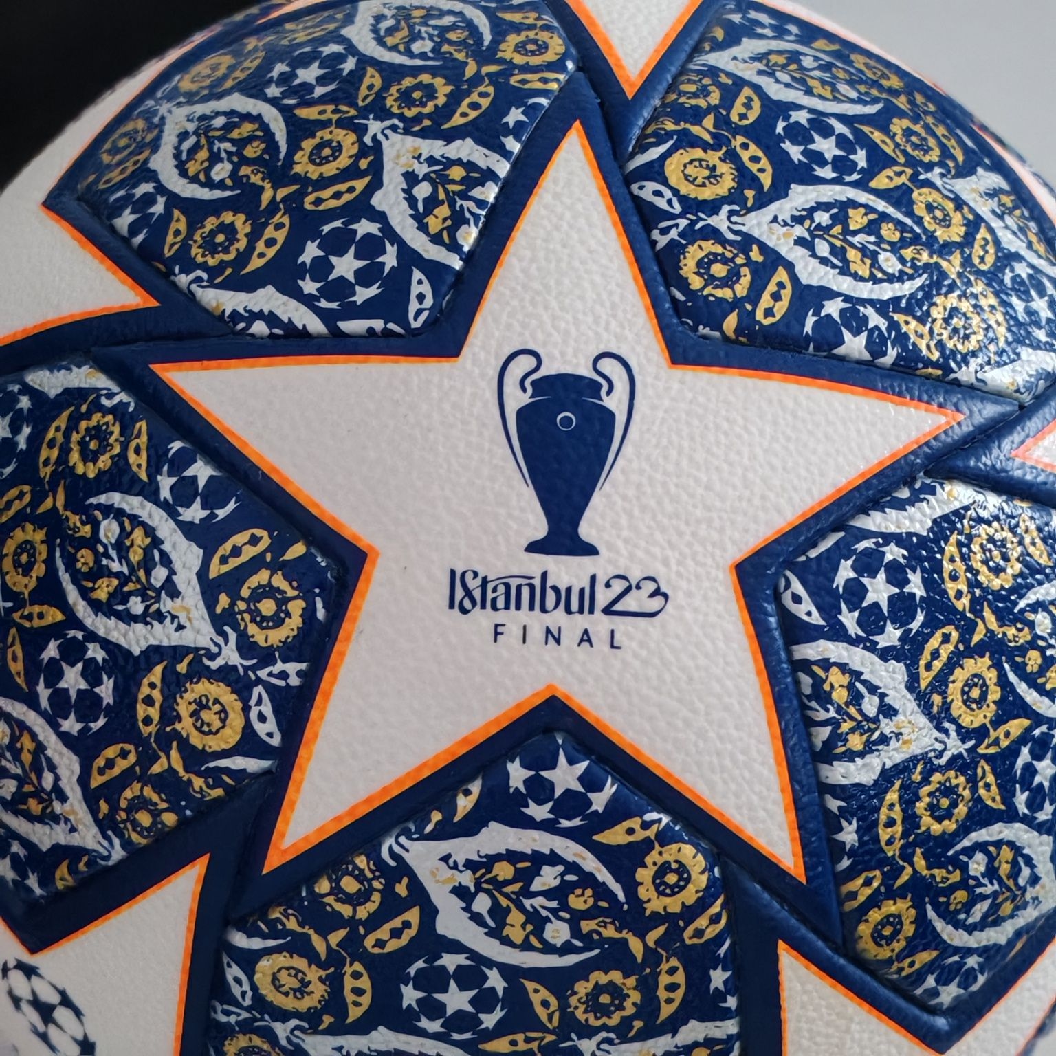 Bola Adidas Champions League Istanbul 2023 Competition - Size 5 HU1579