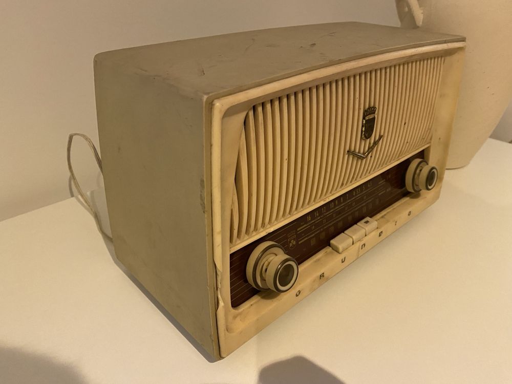 Radio antigo de coleção Grundig