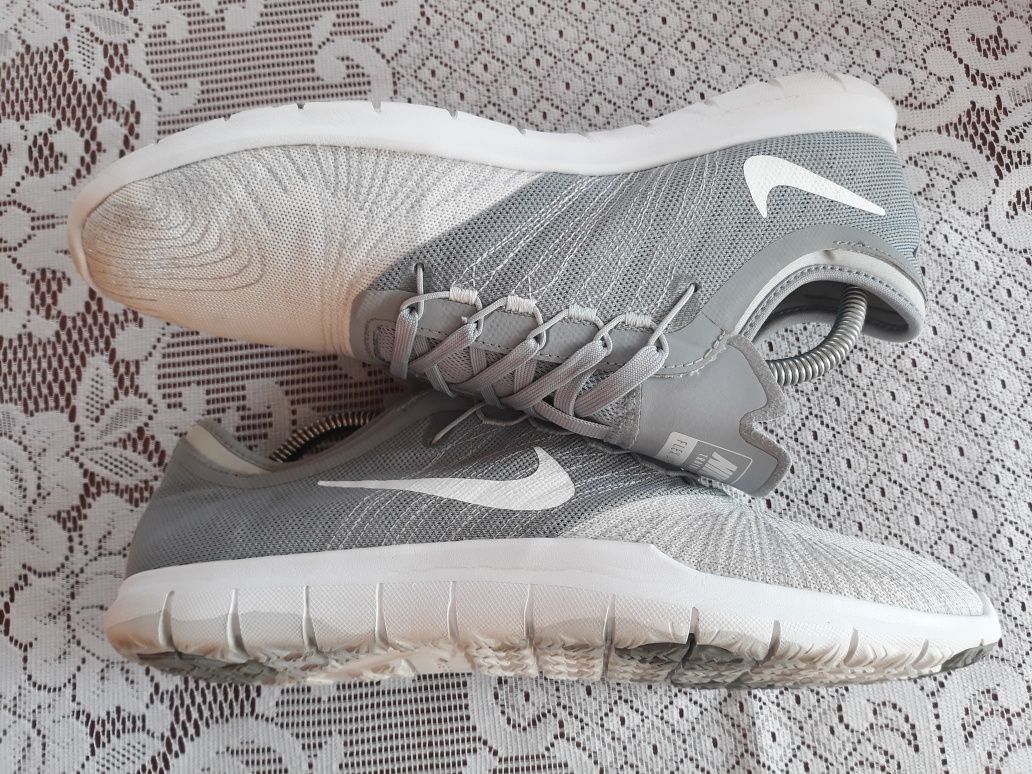 Nike Training Fleks Adapt rozm 42 /27 cm