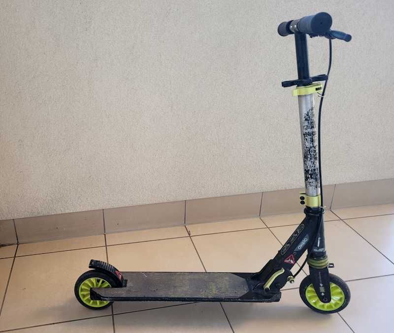 Hulajnoga Oxelo Mid 5 ze stopką.