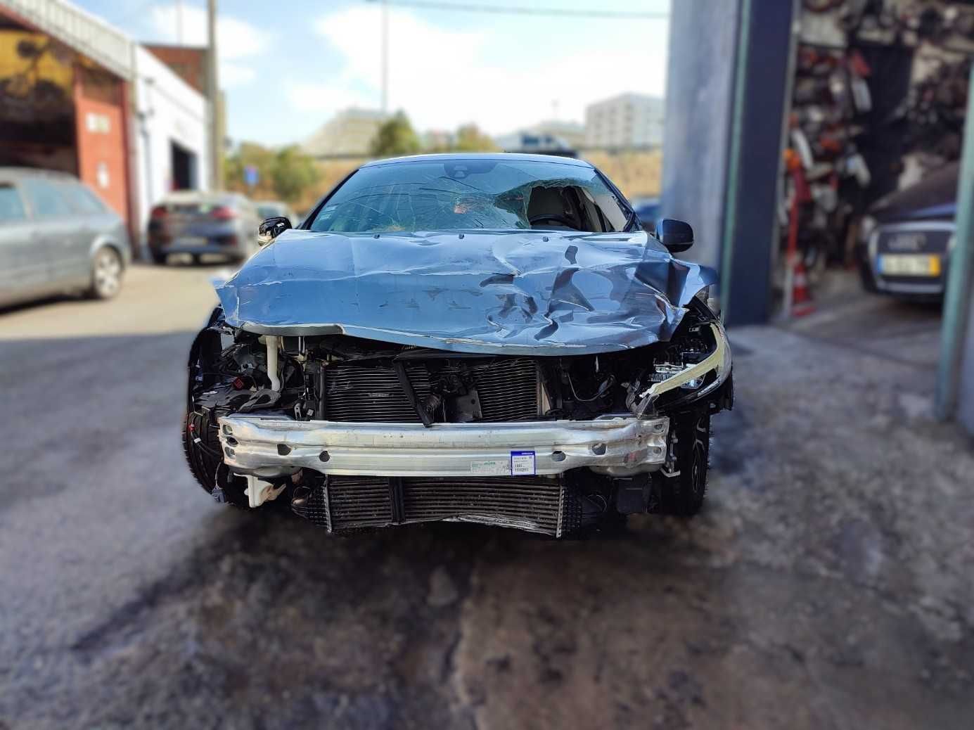 Volvo V40 D2 de 2017 REF Motor - D4204T8 REF Cx - M66 / M76