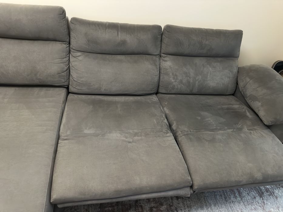 Sofá 3 lugares com Chaise Louge e relax elétrico