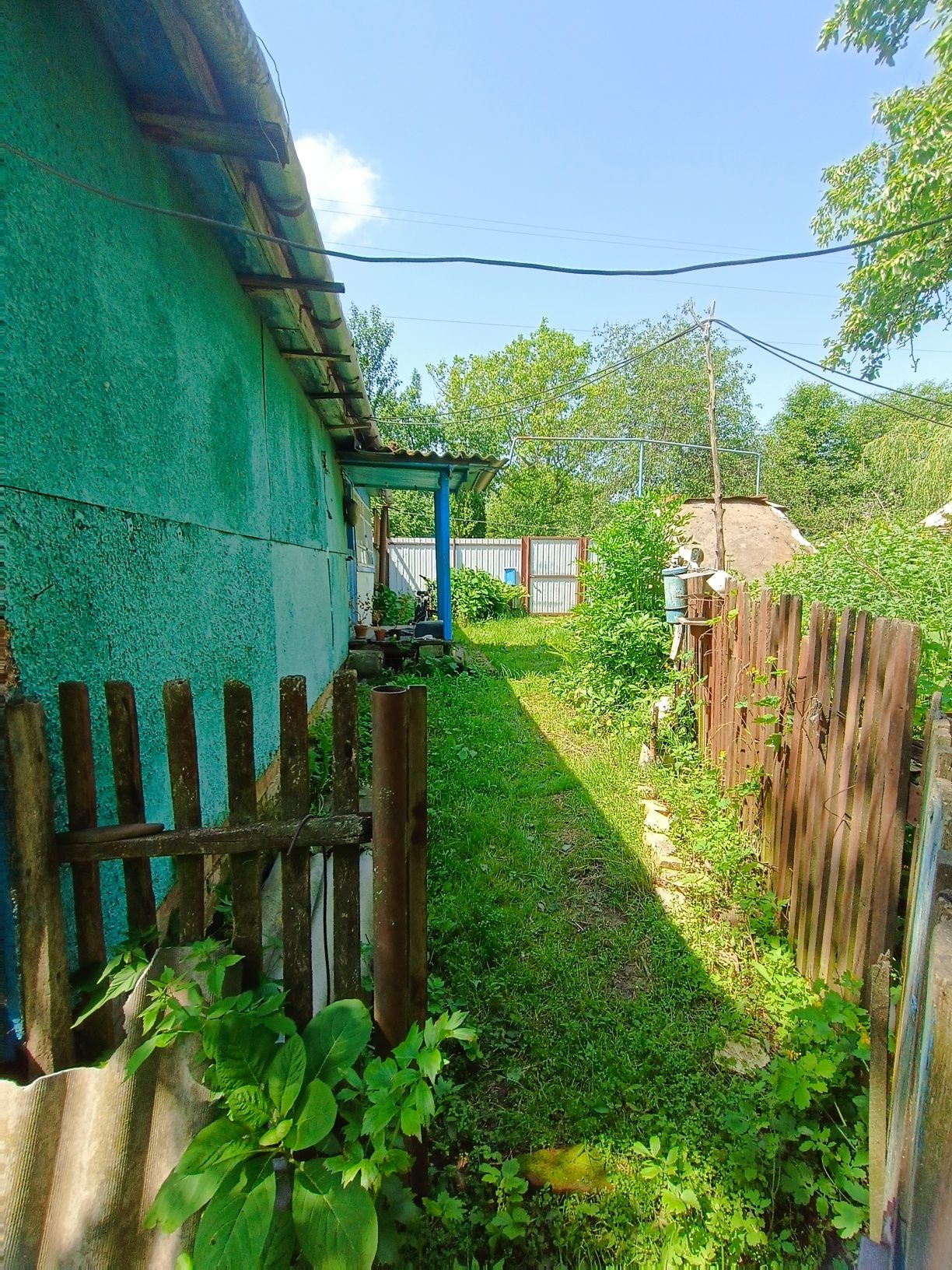 Будинок в селі Клочків, Снов поряд