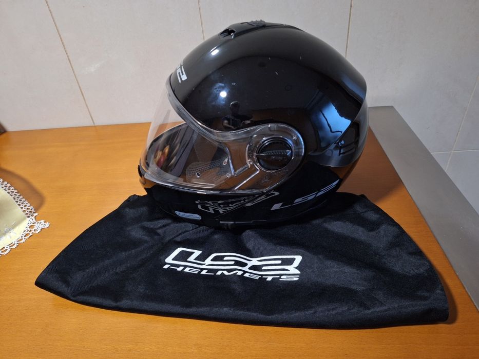 Capacete LS2 preto tamanho xs