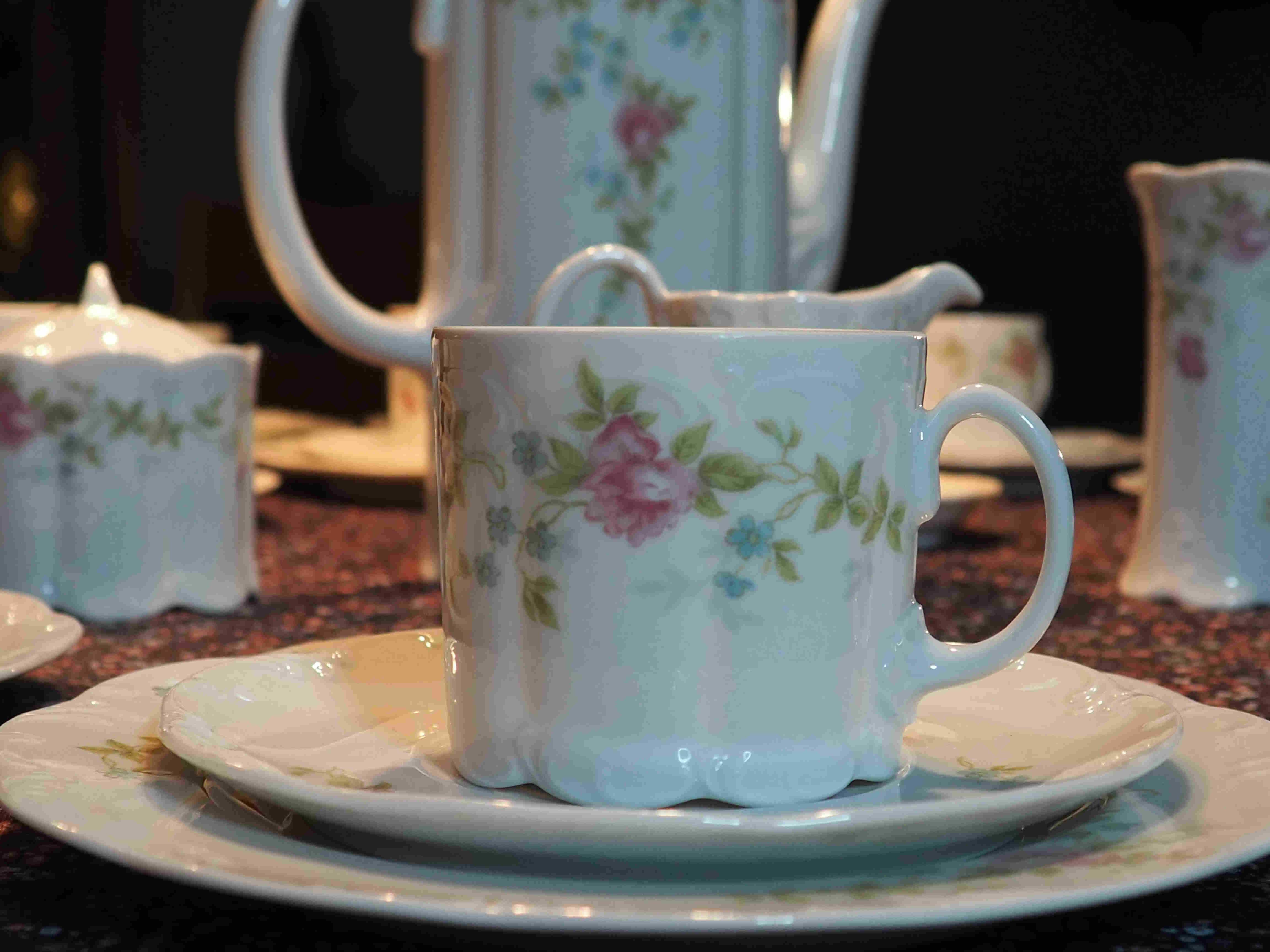 Porcelana Rosenthal, Classic Rose Monbijou, serwis dla 11 osób