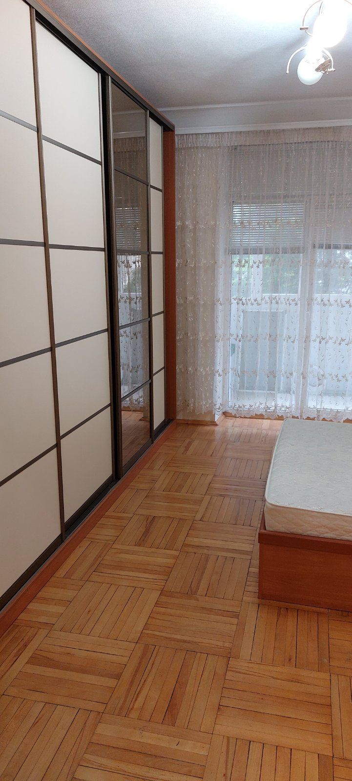 Продам 3-х кімнатну квартиру