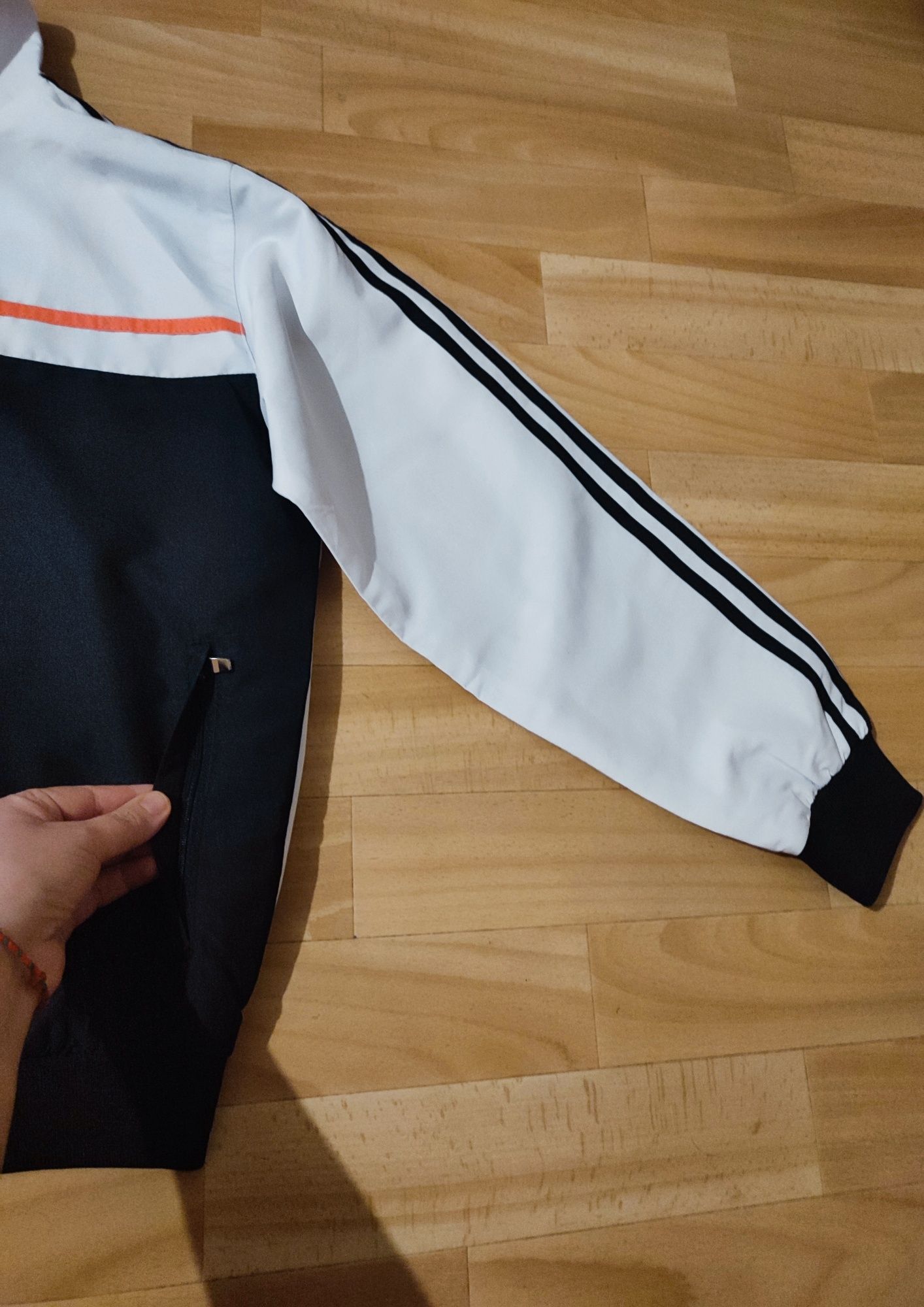 Спортивная куртка ветровка Adidas для мальчика новый р 152-156