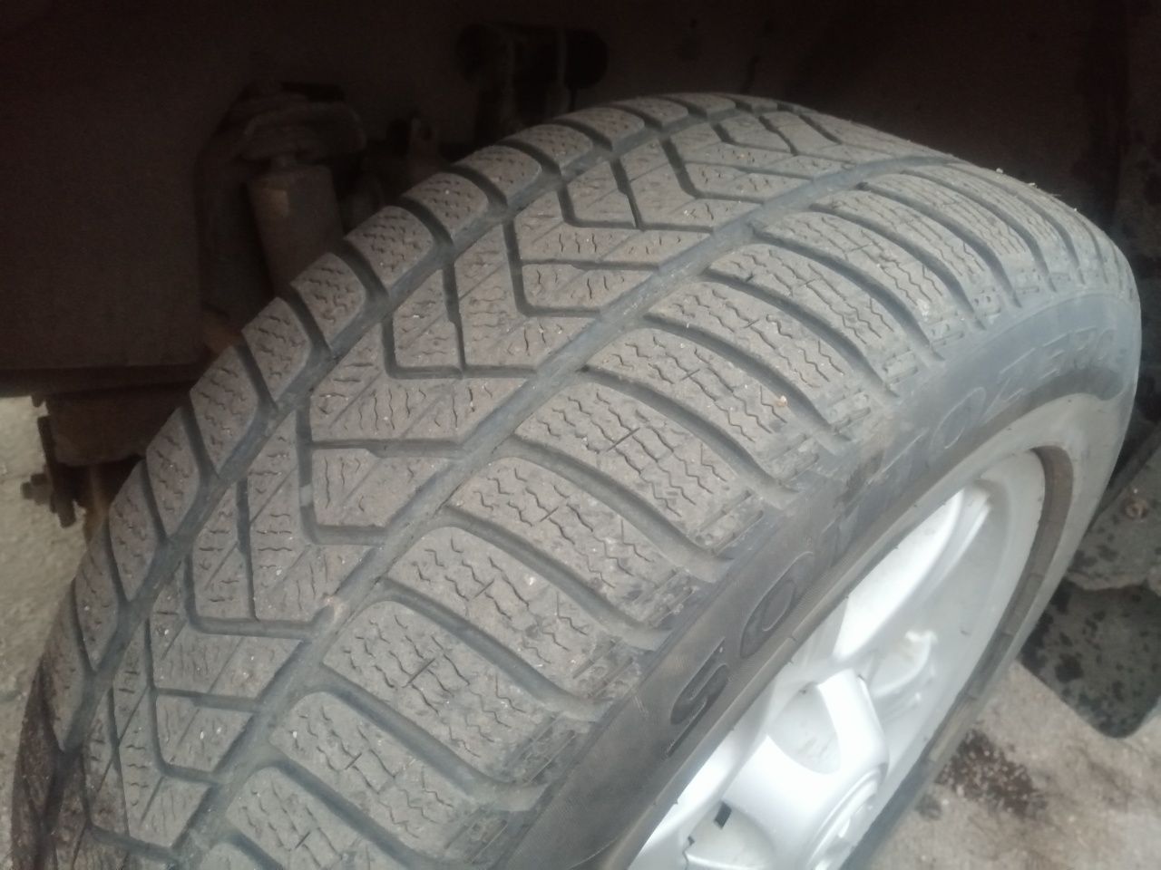 Продам резину 225/55 R16