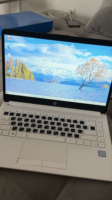 Laptop HP biały laptop