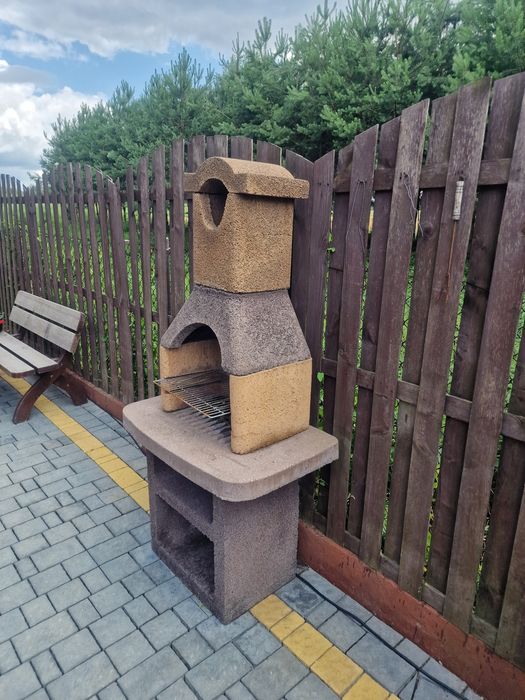 Grill betonowy używany
-G . . o