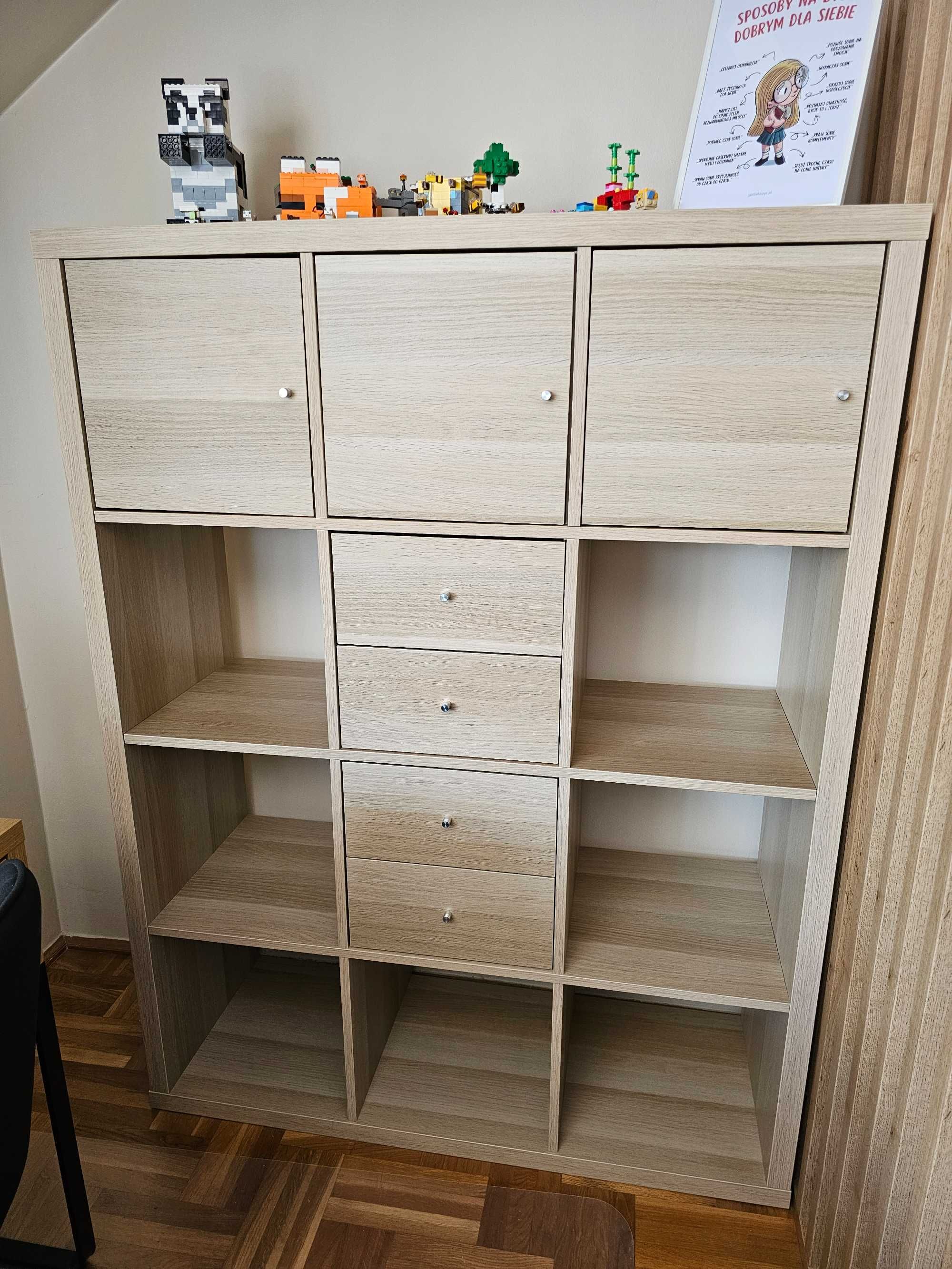 Regał Kallax IKEA z wkładami