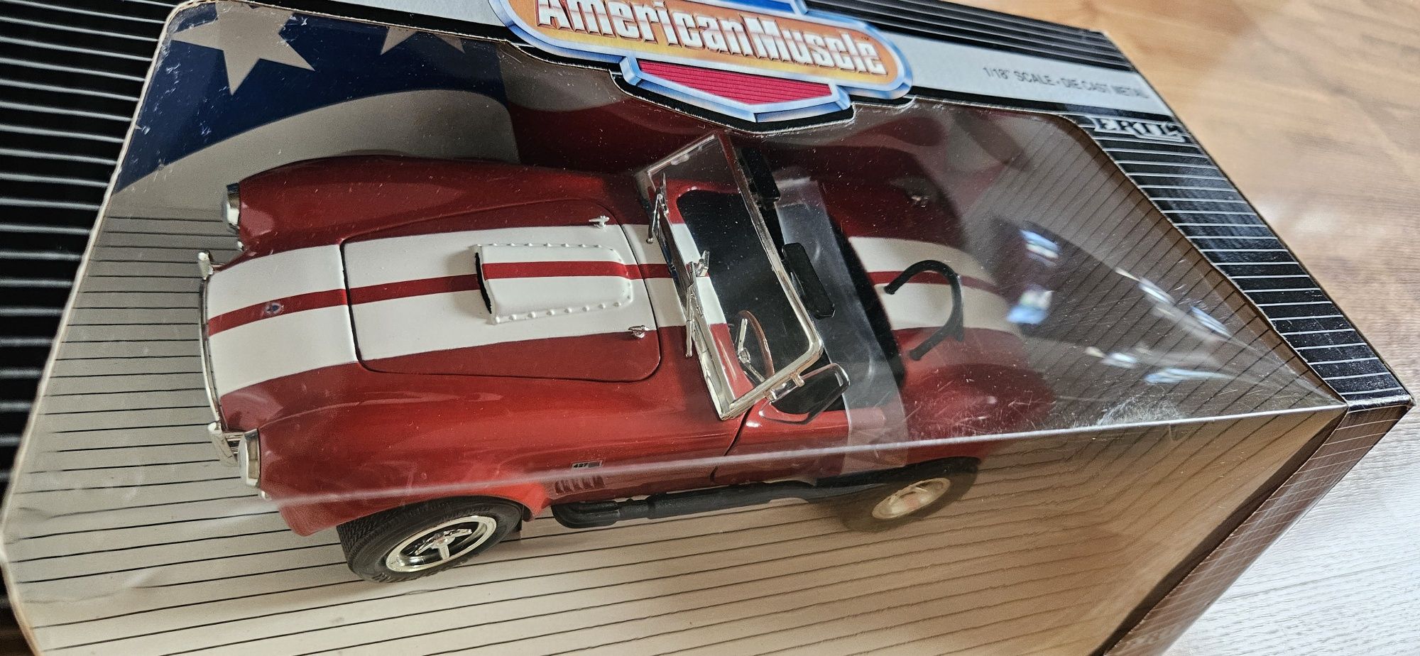1:18 Ertl Shelby Cobra 427 S/C
