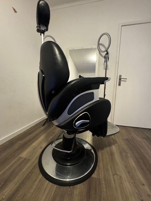 Vendo cadeira de barbeiro