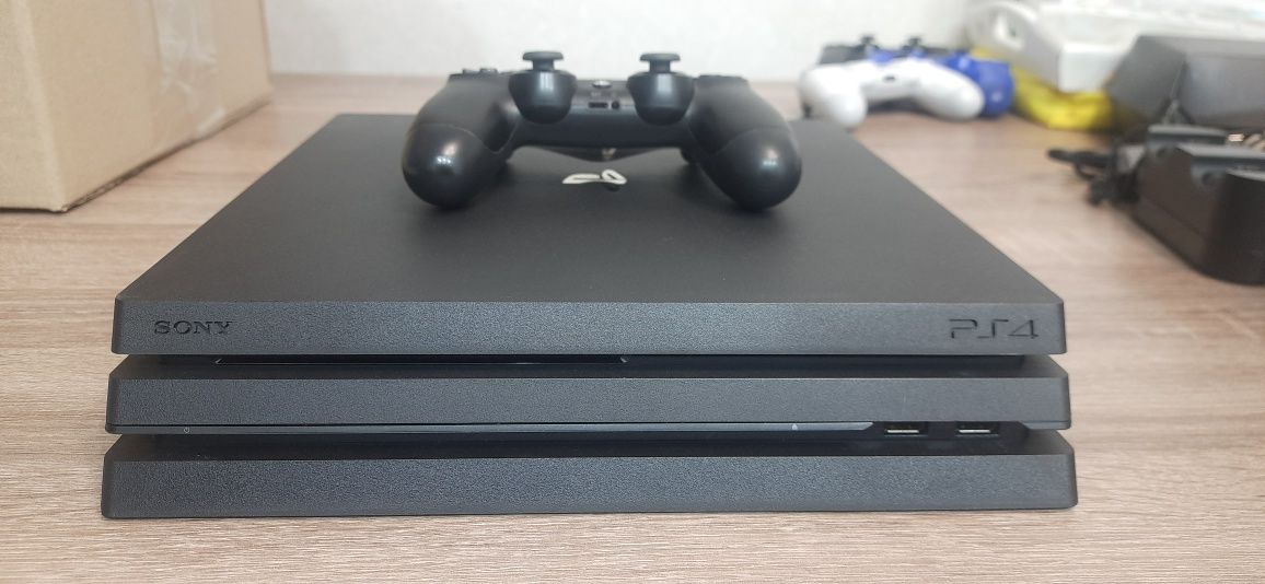 PS 4 Pro + SSD Kingston 1 TB