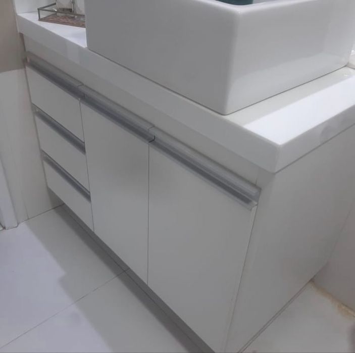 Armario de casa de banho