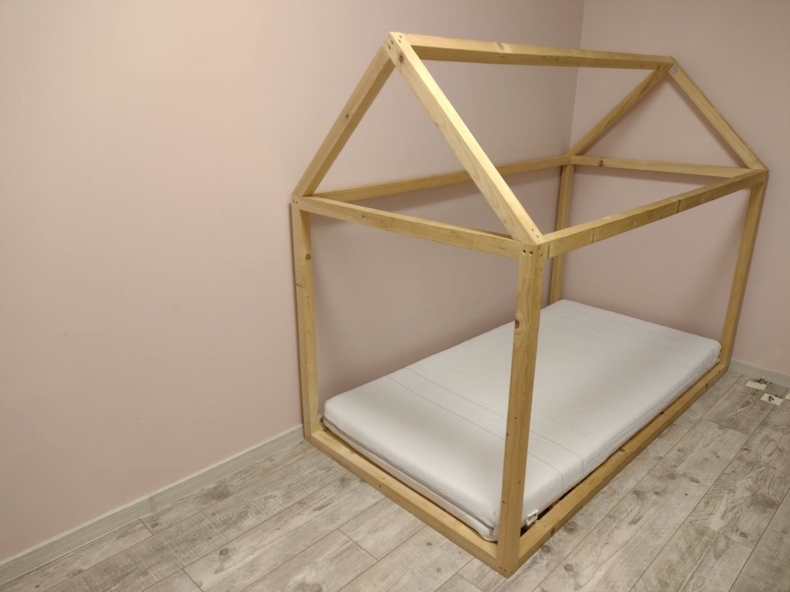 Łóżko domek dla dziecka z materacem 90x180